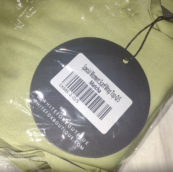 White Fox Boutique Special Moment Scarf Wrap MATCHA GREEN OR BLACK - Picture 4 of 5